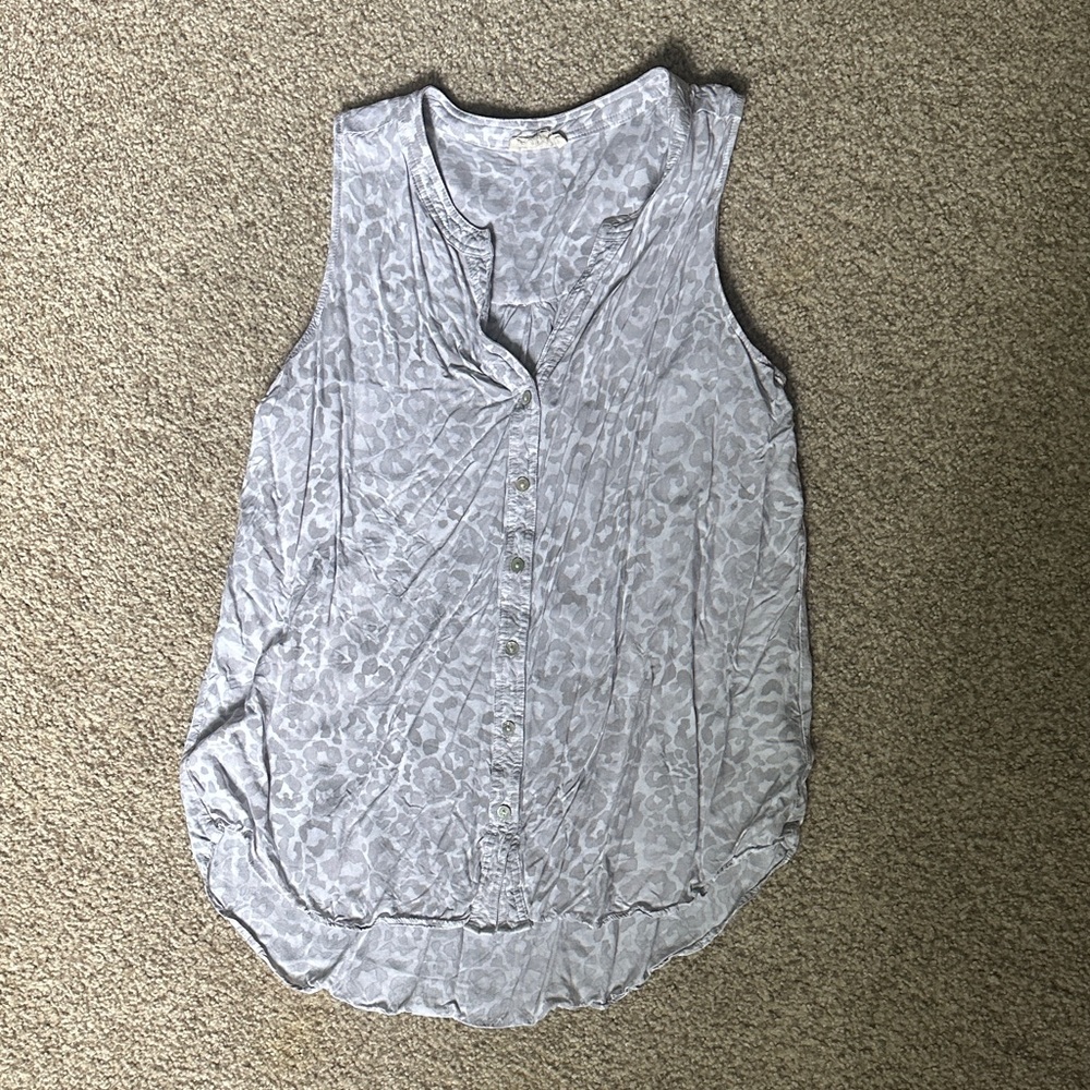 Jane and Delancey Light Gray Patterned Tank Top